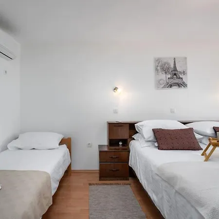 Casa Jakov アパート