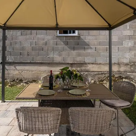Casa Jakov