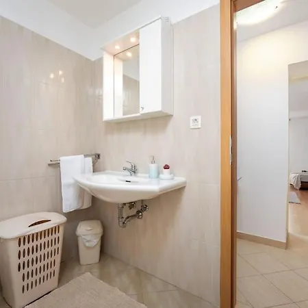 Apartment Casa Jakov Roc